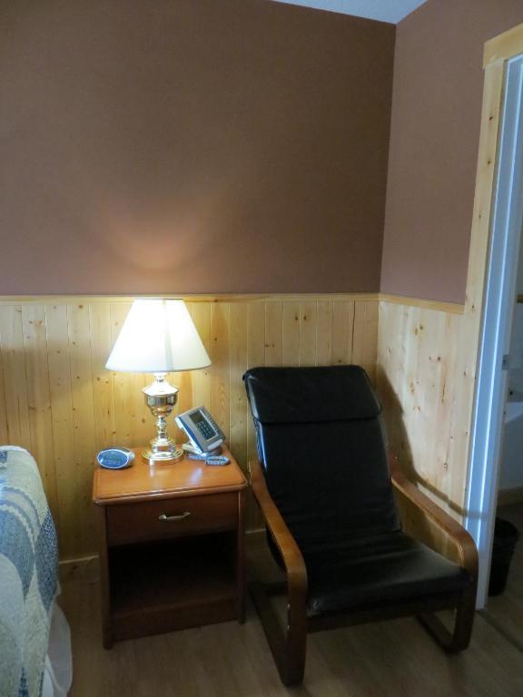 Fort Motel Fort Macleod Exterior foto